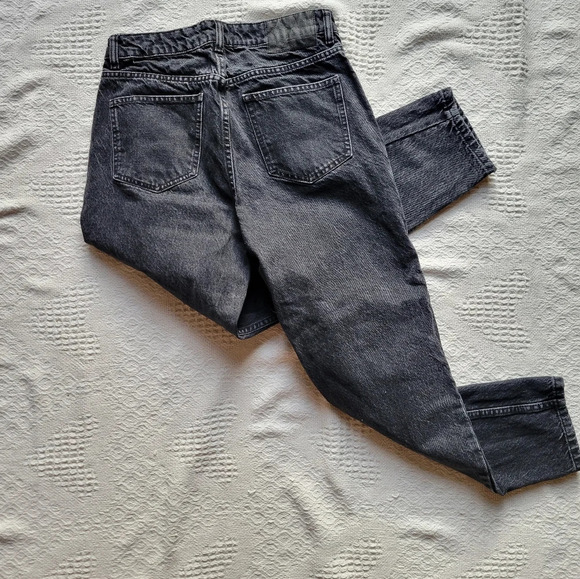Zara , High-Rise, Mom Leg Ankle Rigid Relaxed Fit Denim Jean - Picture 2 of 10
